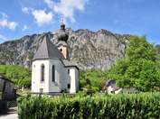 St. Leonhard mit Blick zum Untersberg